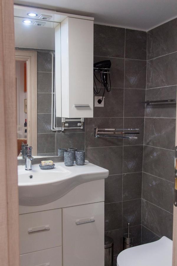 Ancient Thissio Apartment Athens